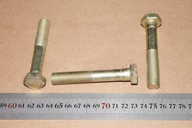 болт м14х1,5х85 кронштейна рессоры (маз 4370)